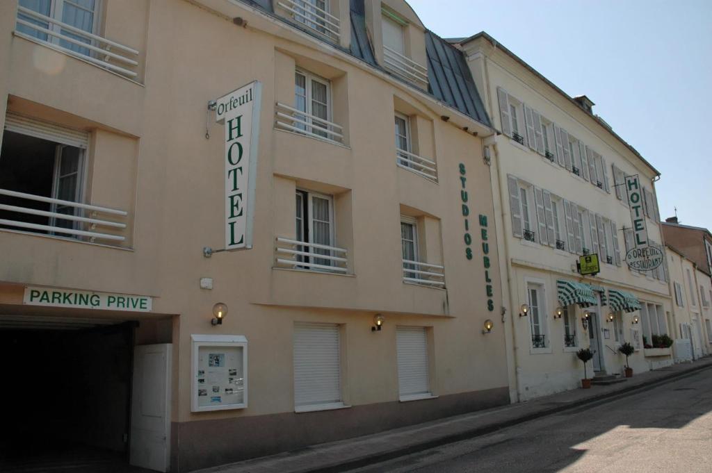 בורבון-לה-בה Hotel Et Studios D'Orfeuil מראה חיצוני תמונה