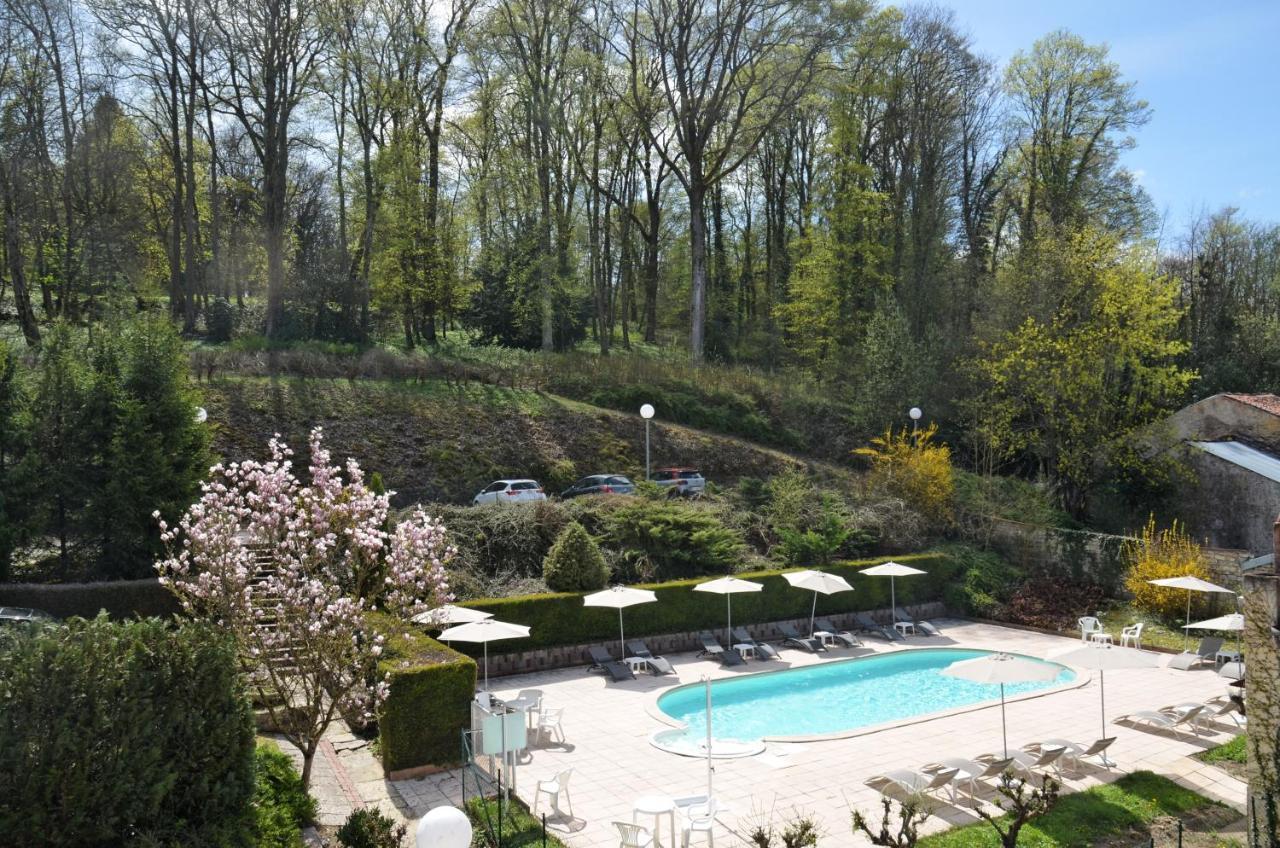 בורבון-לה-בה Hotel Et Studios D'Orfeuil מראה חיצוני תמונה