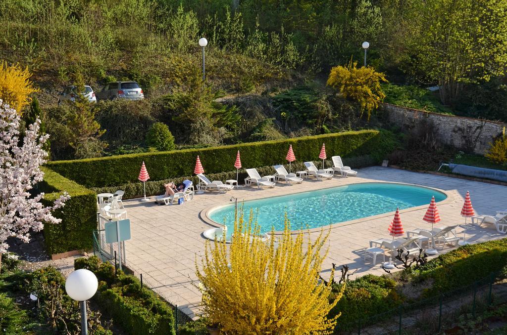 בורבון-לה-בה Hotel Et Studios D'Orfeuil מראה חיצוני תמונה