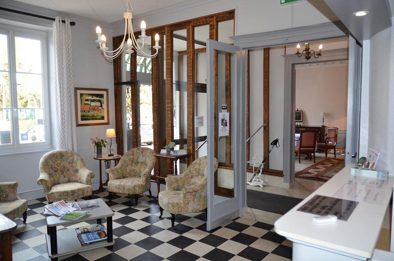 בורבון-לה-בה Hotel Et Studios D'Orfeuil מראה חיצוני תמונה