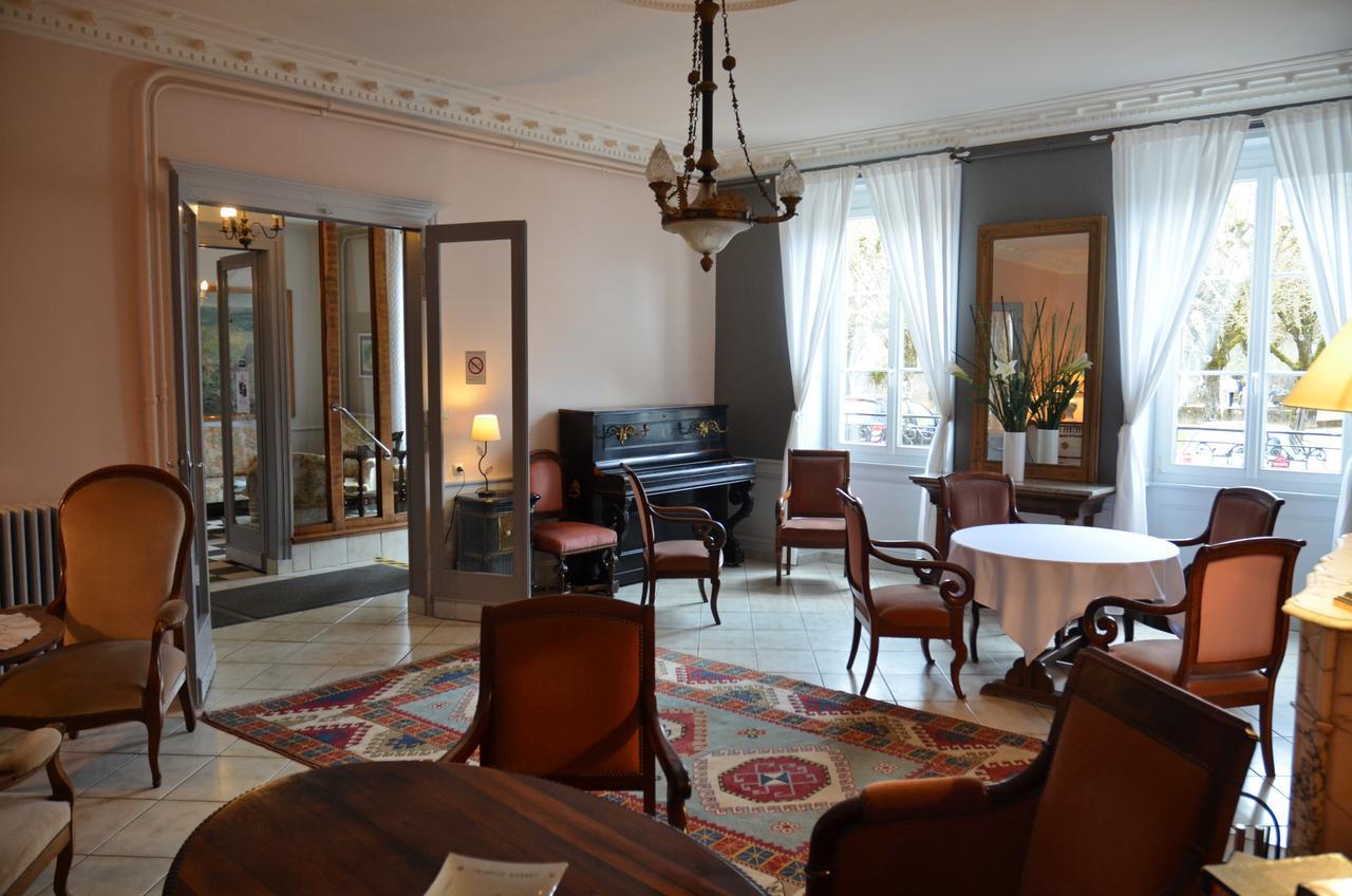 בורבון-לה-בה Hotel Et Studios D'Orfeuil מראה חיצוני תמונה