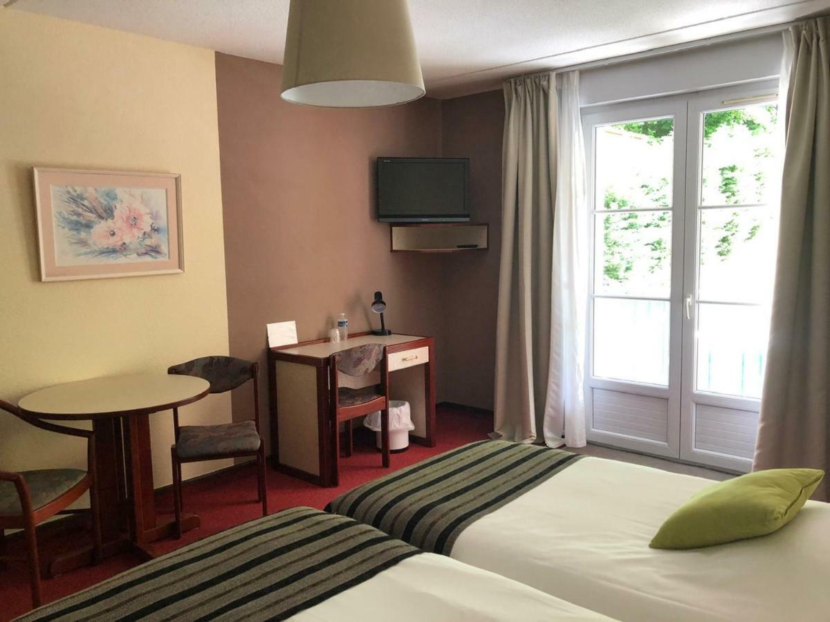 בורבון-לה-בה Hotel Et Studios D'Orfeuil מראה חיצוני תמונה
